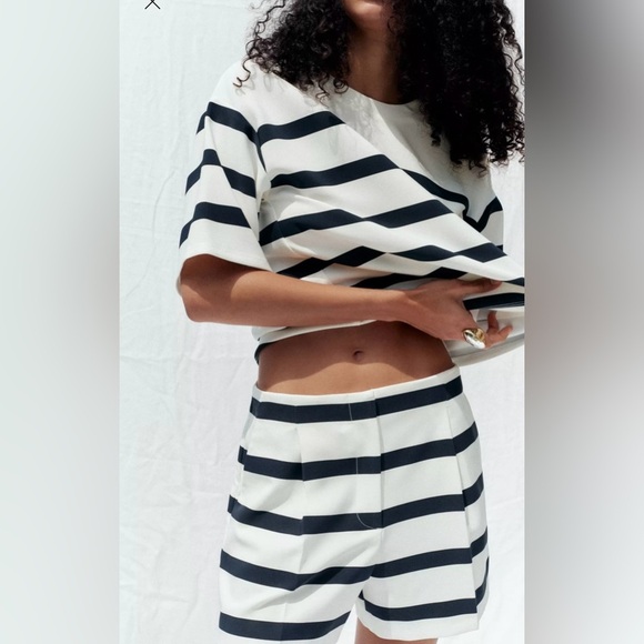 Zara pleated striped shorts navy blue and white - Picture 2 of 6